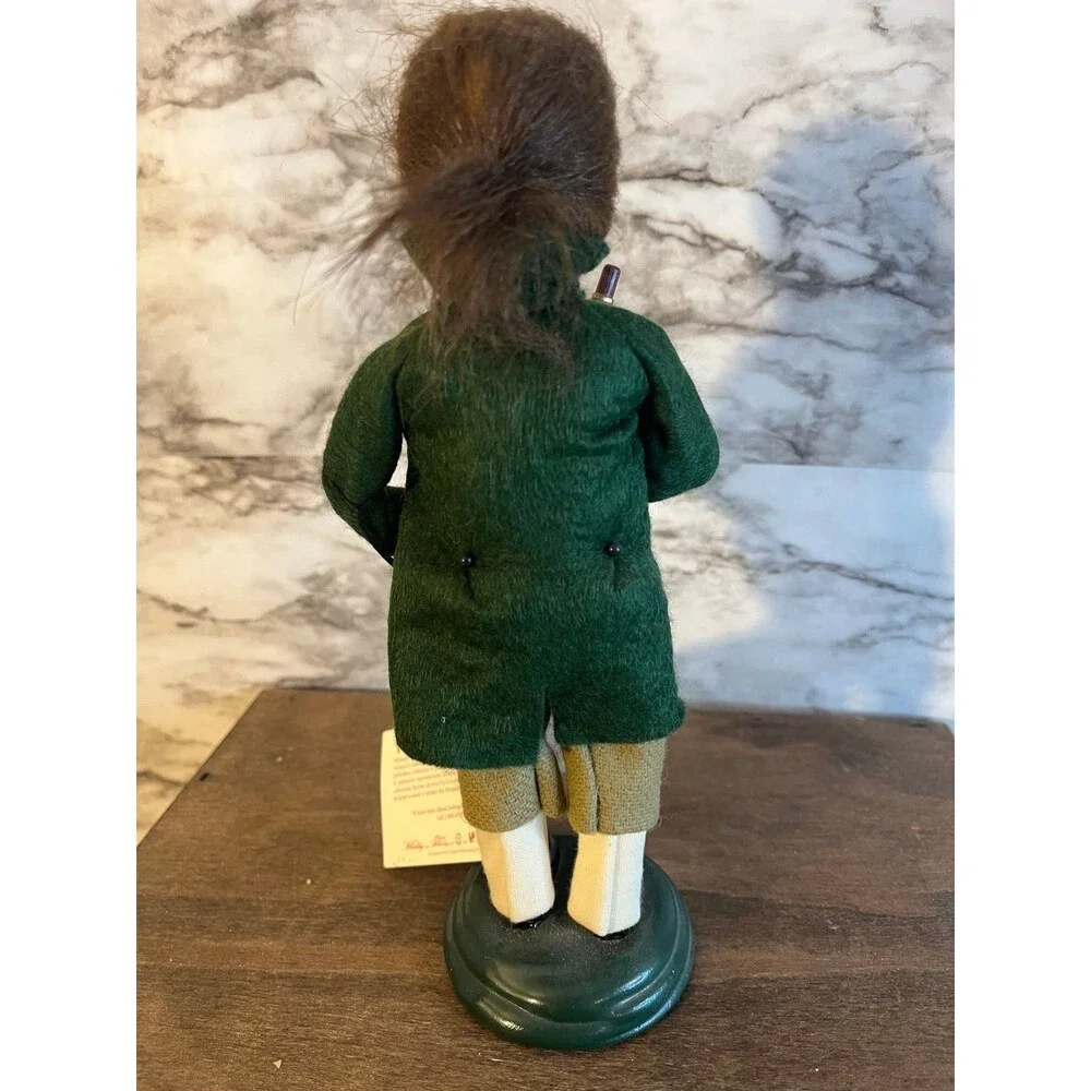 Byers Choice Carolers 1998 Colonial Williamsburg Exclusive Boy with Clarinet
